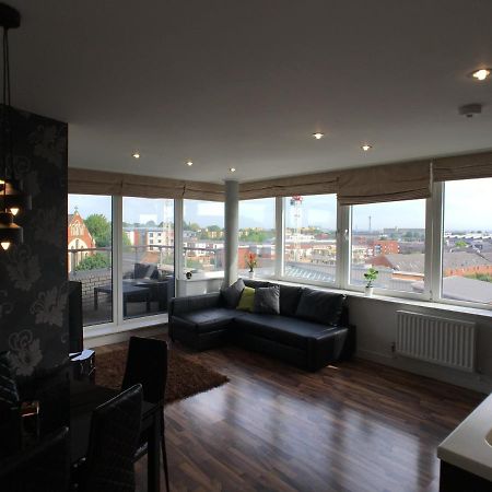 Luxury 2 Bed Penthouse Apartment Near Station Londýn Exteriér fotografie